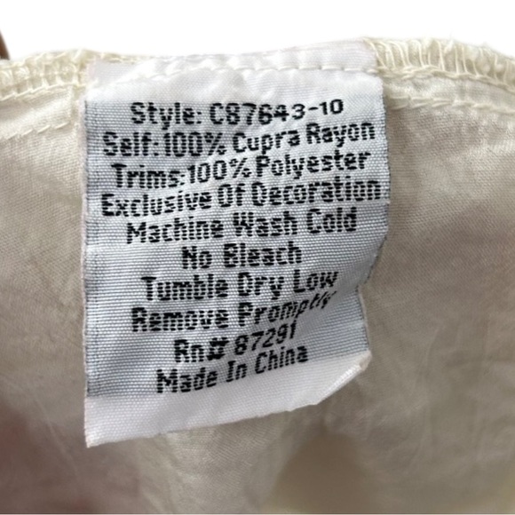 Johnny Was Emily Heavily Embroidered Blouse Peasant Tunic Women’s Medium - Picture 3 of 4